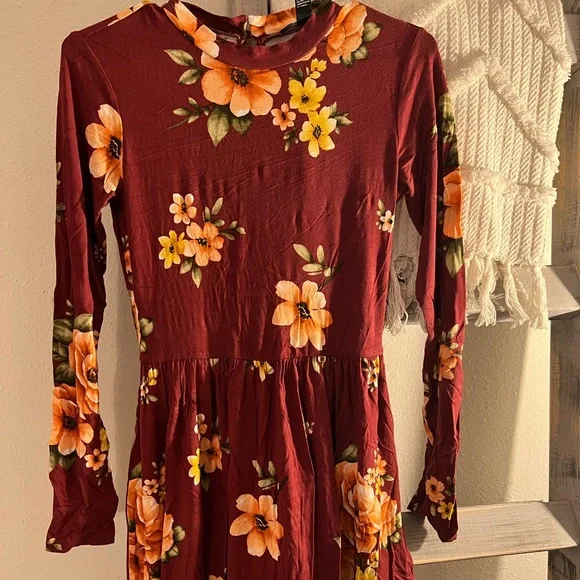 Forever 21 Skater Sundress Forever 21 Black Floral Skater Dress Small